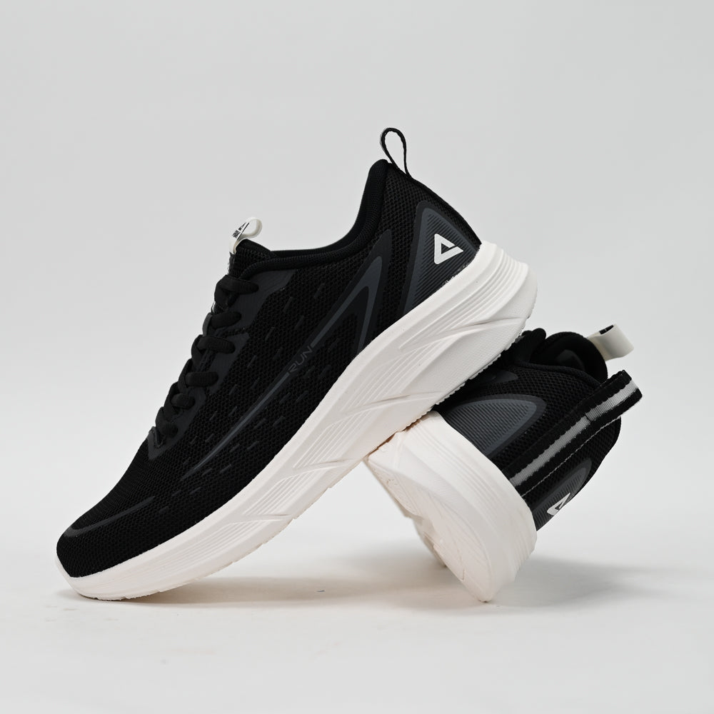 PEAK FOOTWEAR