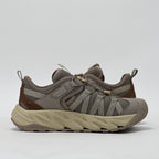 PEAK FOOTWEAR