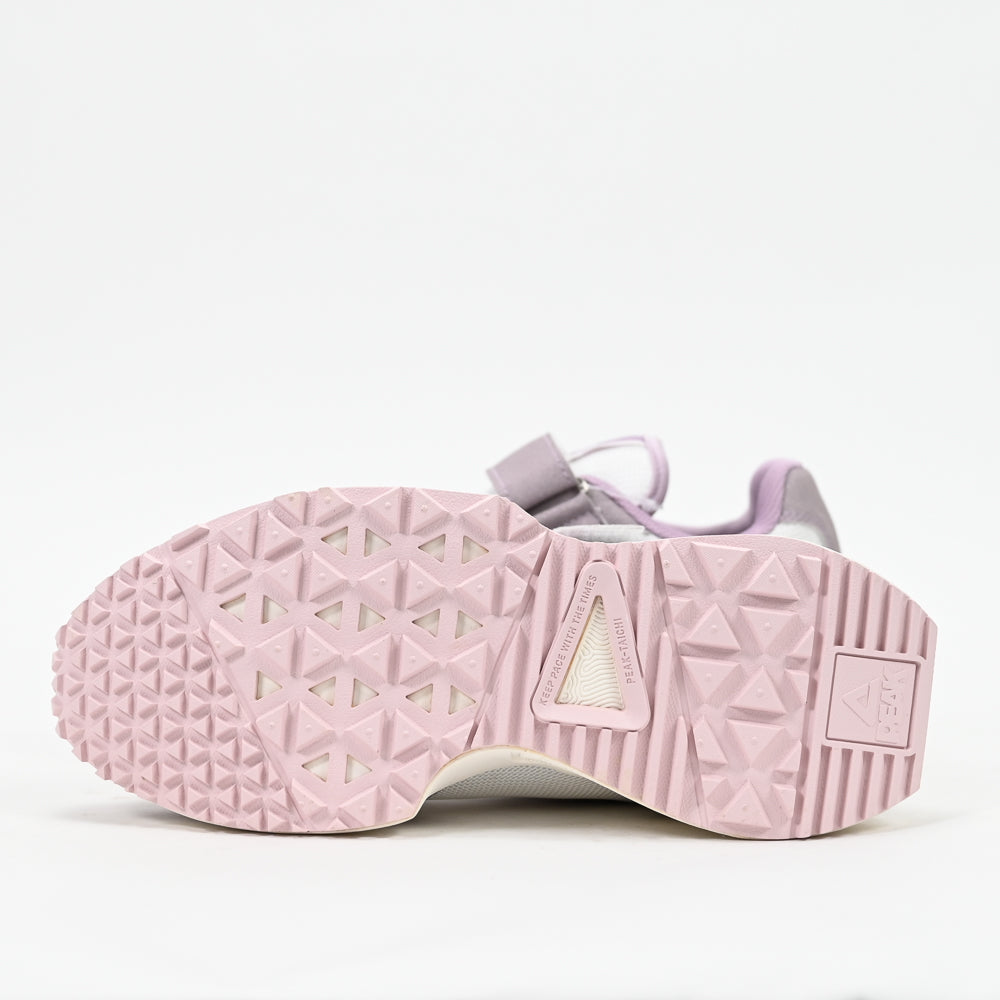 PEAK FOOTWEAR