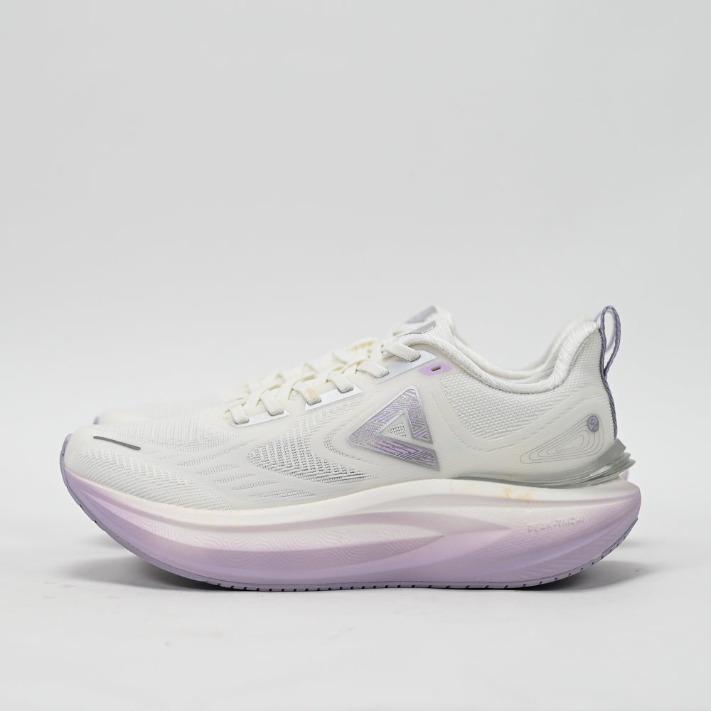 PEAK FOOTWEAR