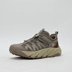 PEAK FOOTWEAR