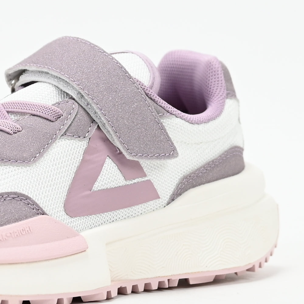 PEAK FOOTWEAR
