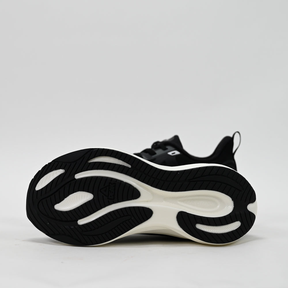 PEAK FOOTWEAR