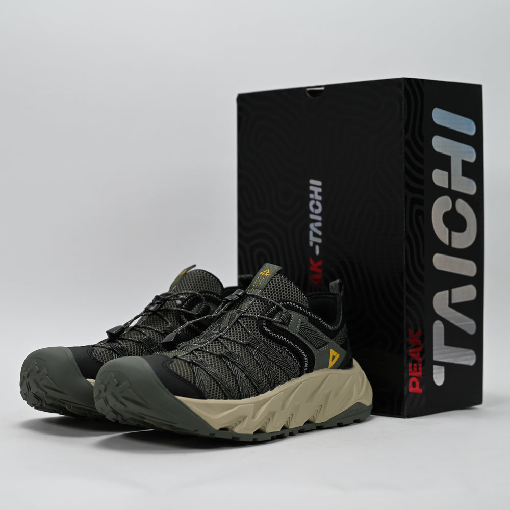 PEAK FOOTWEAR