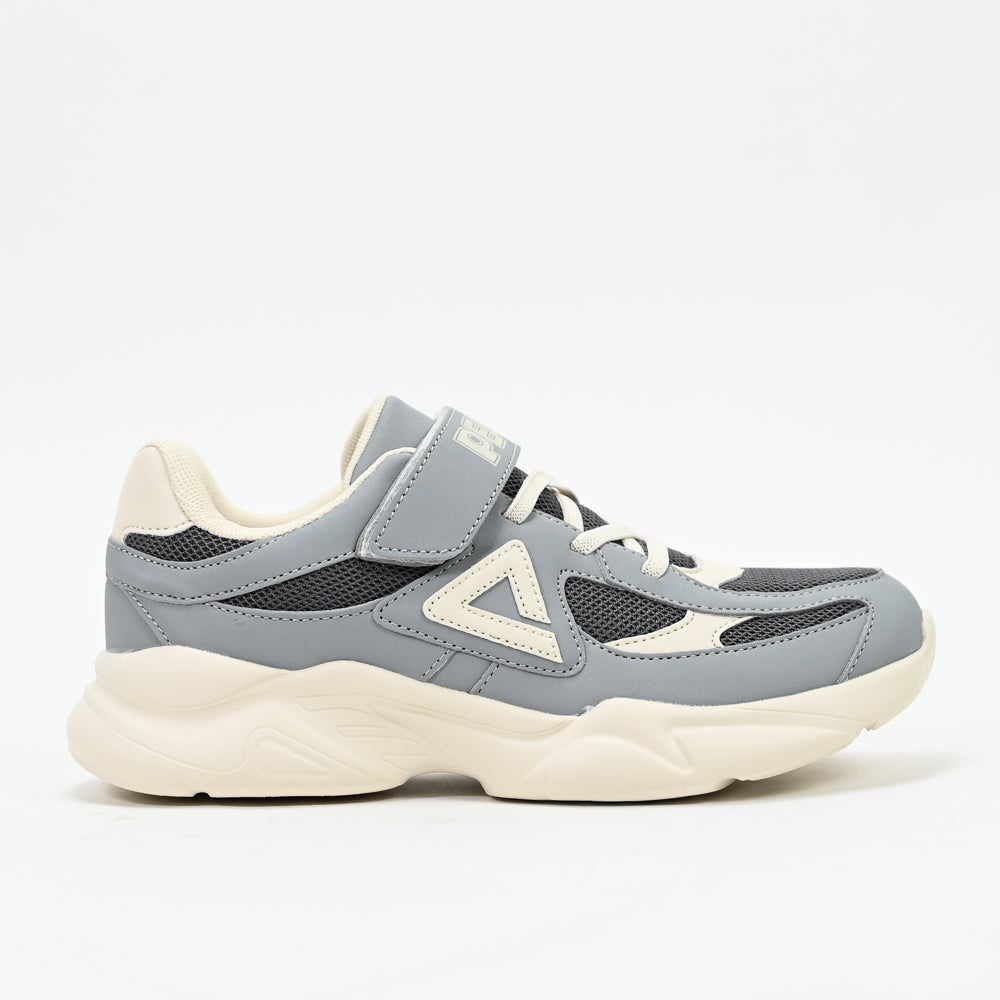 PEAK FOOTWEAR