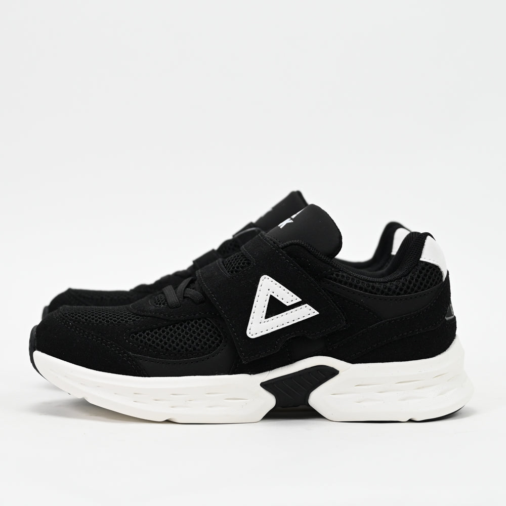 PEAK FOOTWEAR