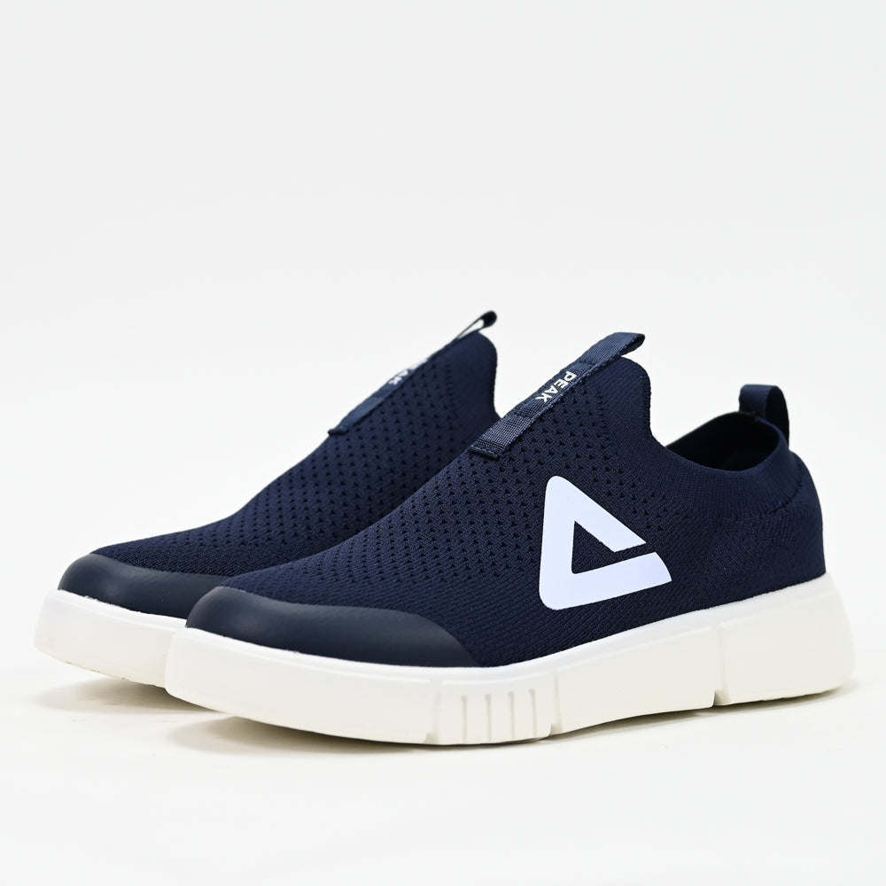 PEAK FOOTWEAR