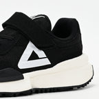 PEAK FOOTWEAR